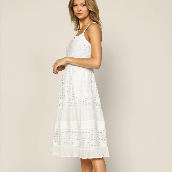 NWT Skies are Blue White Eyelet Midi Dress, Medium - Picture 5 of 9